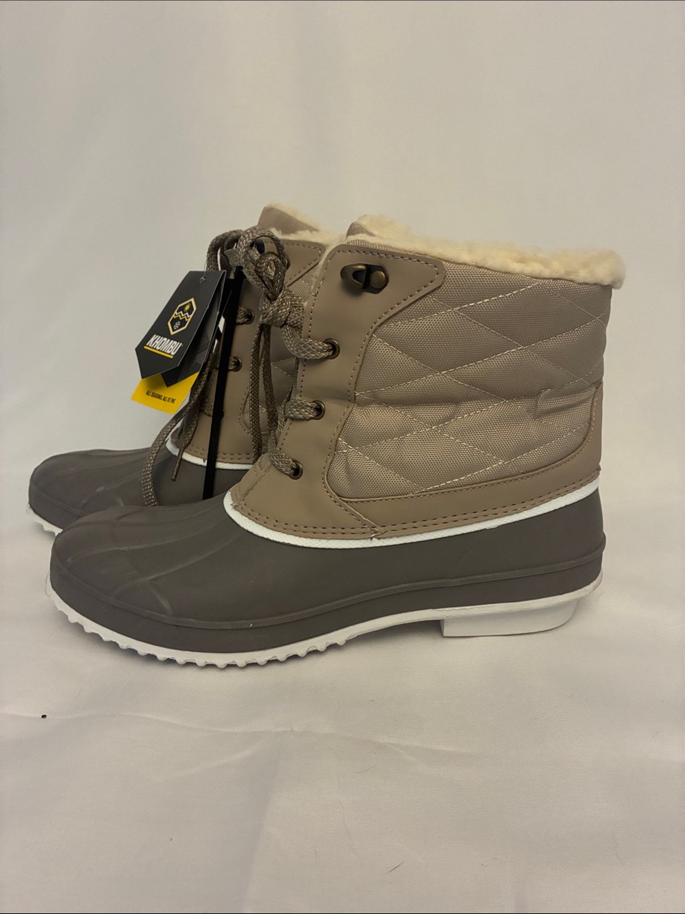 Khombu Quilted Lace-Up Ankle Boots in Taupe and Gray Women’s size 11